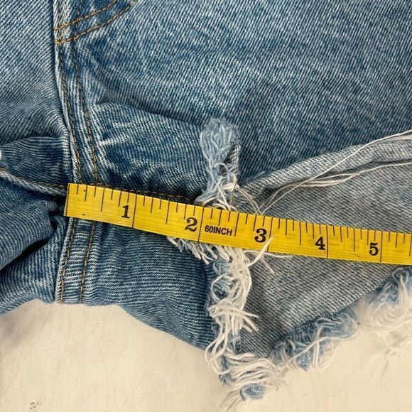 Levi’s 501 Shorts Women’s Size 32 Denim Original Short in Ojai Light Stone Wash - Picture 8 of 14